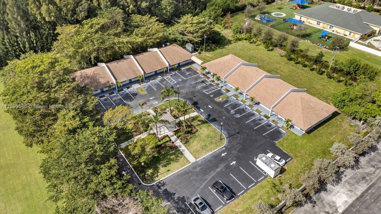 Pictures of Mixed Use, Senior Living property located at 4177 S Congress Ave # 1, Palm Springs, FL 33461 for sales - image #1