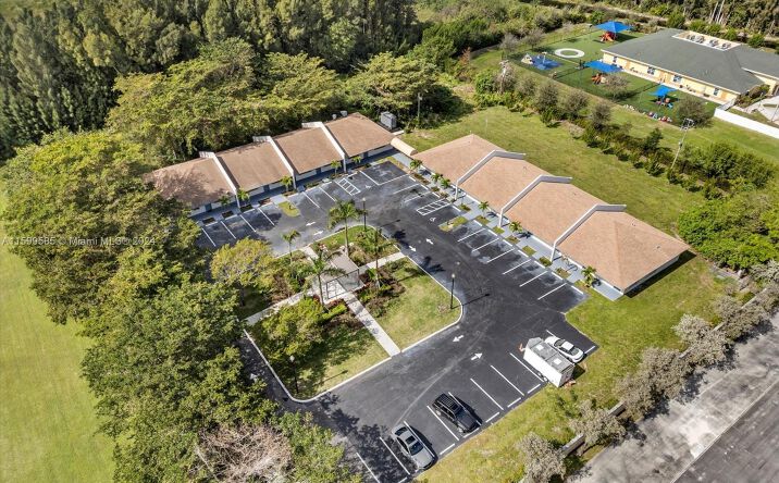 Pictures of Mixed Use, Senior Living property located at 4177 S Congress Ave # 1, Palm Springs, FL 33461 for sales - image #1