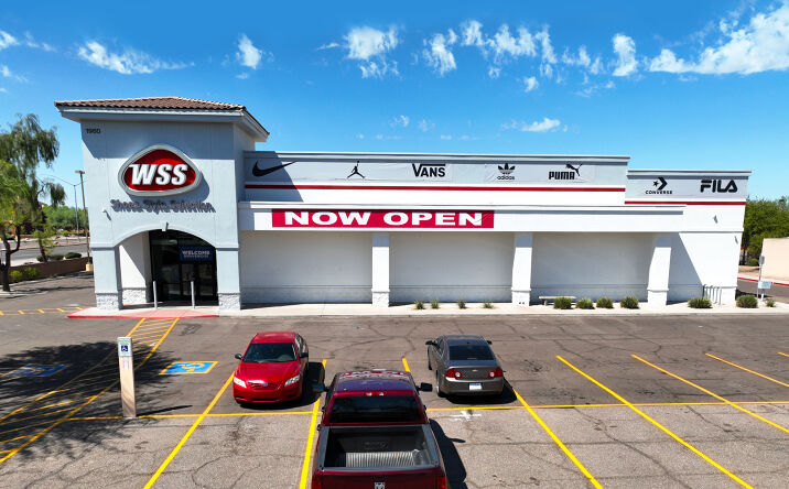 Pictures of Retail property located at 1960 S Country Club Dr, Mesa, AZ 85210 for comps - image #1