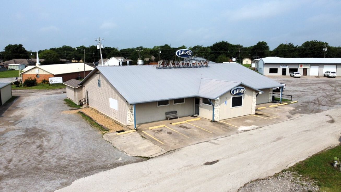 701 N Crossroads, Leonard, TX 75452