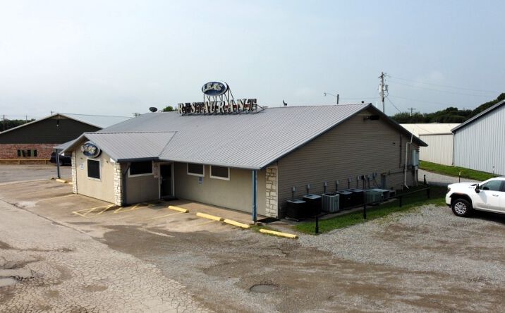 Pictures of Retail property located at 701 N. Crossroads, Leonard, TX 75452 for sales - image #1