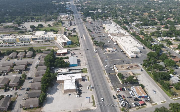 Pictures of Retail property located at 831 S WW White Rd, San Antonio, TX 78220 for sales - image #1