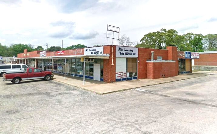 Pictures of Retail property located at 1375 Federal Dr, Montgomery, AL 36107 for sales - image #1
