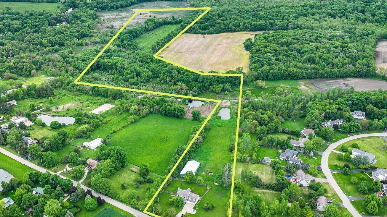 8775 E Highpoint Rd, Yorkville, IL 60560