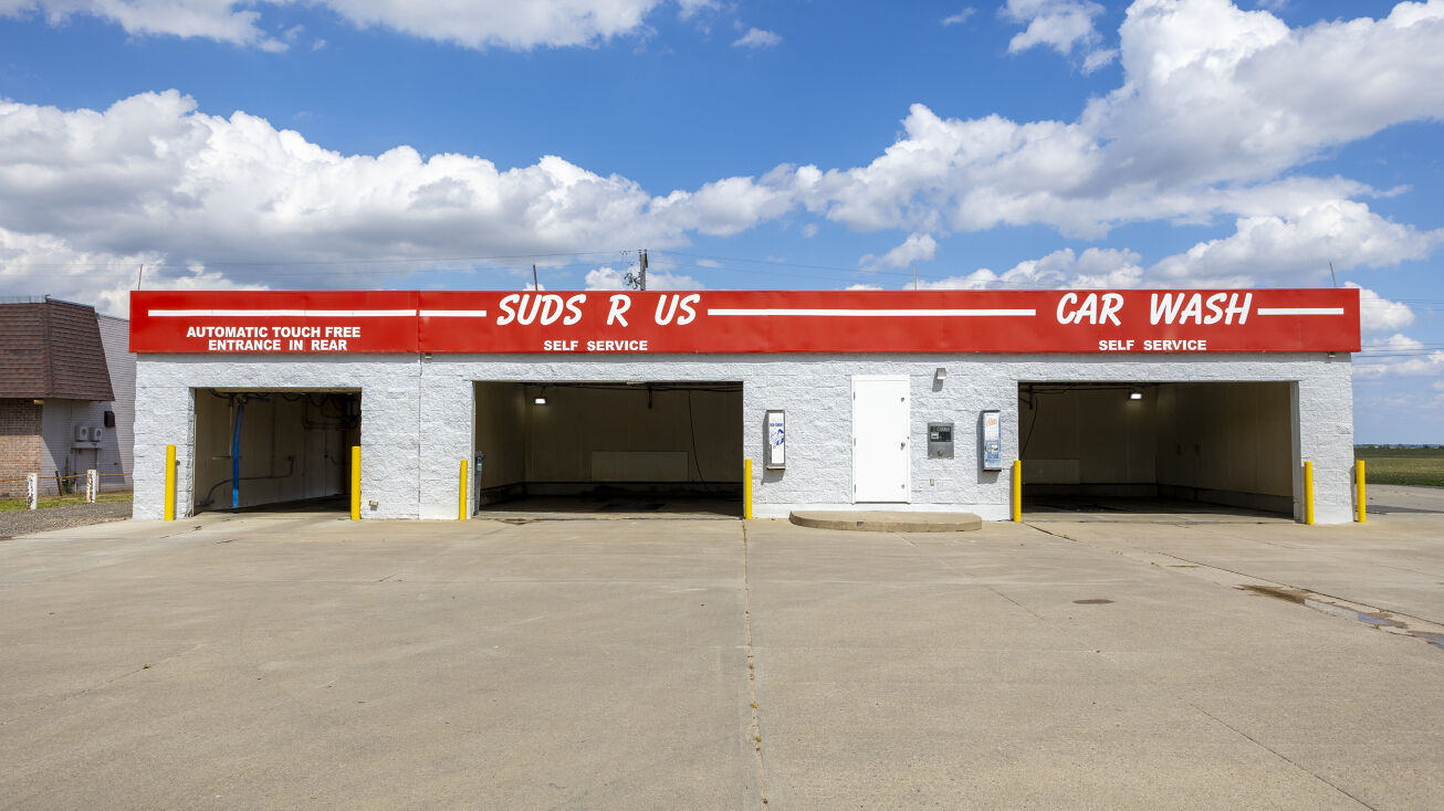 913 S 13th St, Tekamah, NE 68061