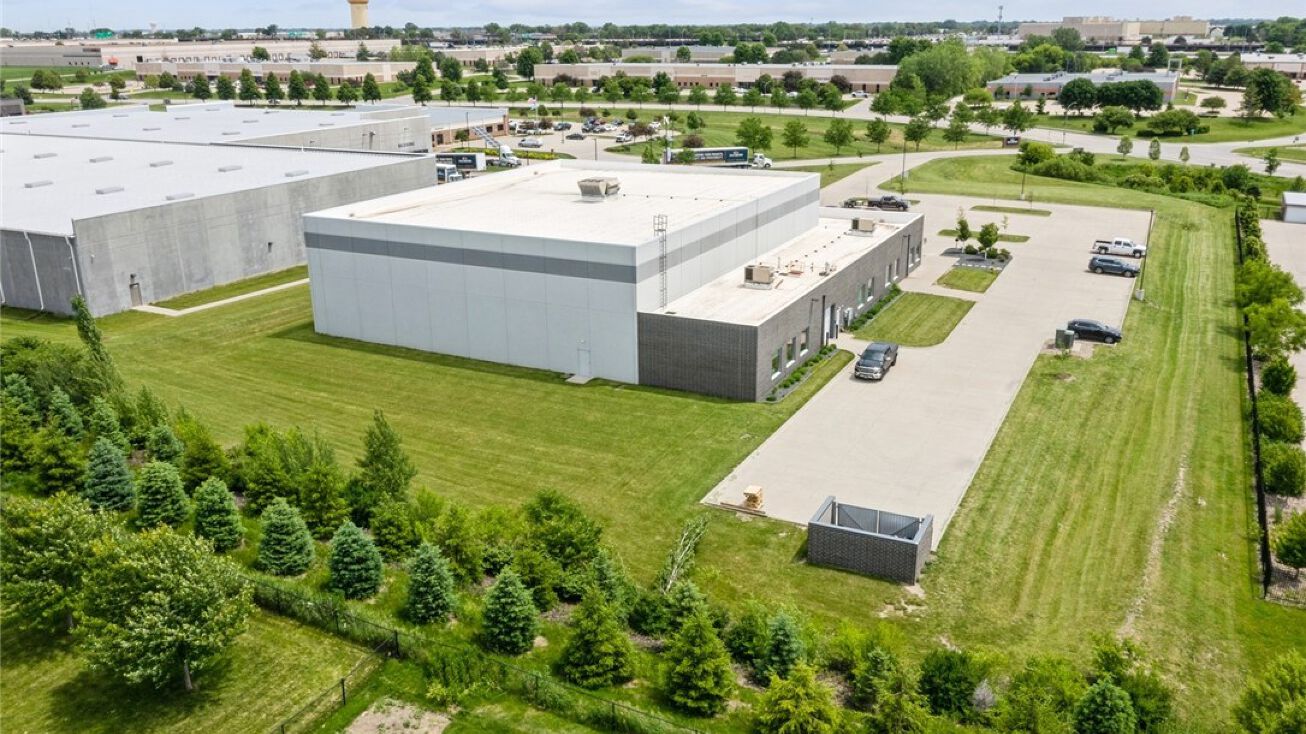 4020 121st Street, Urbandale, IA 50323