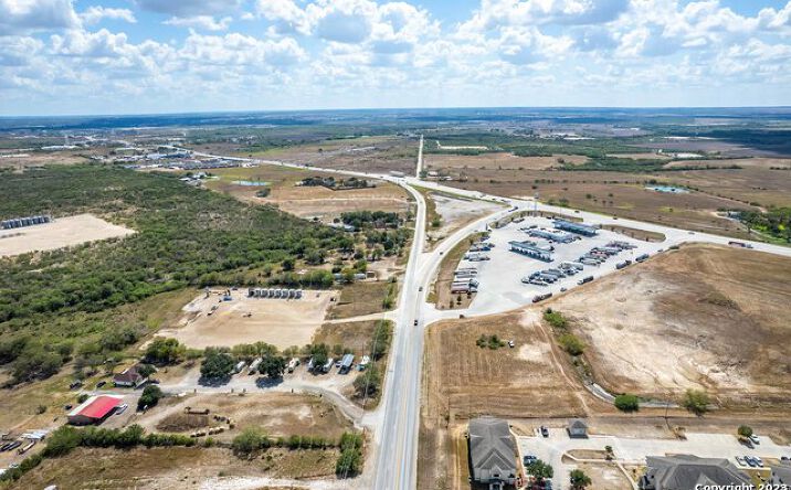 Pictures of Industrial property located at +/- 2.8 ACRES Highway 181 Behind Stripes, Karnes City, TX 78118 for sales - image #1