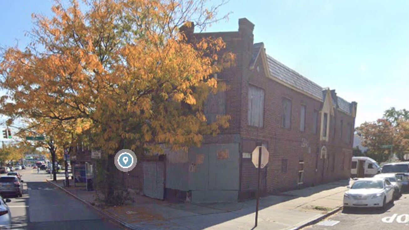 102113 Farmers Blvd, Queens, NY 11423