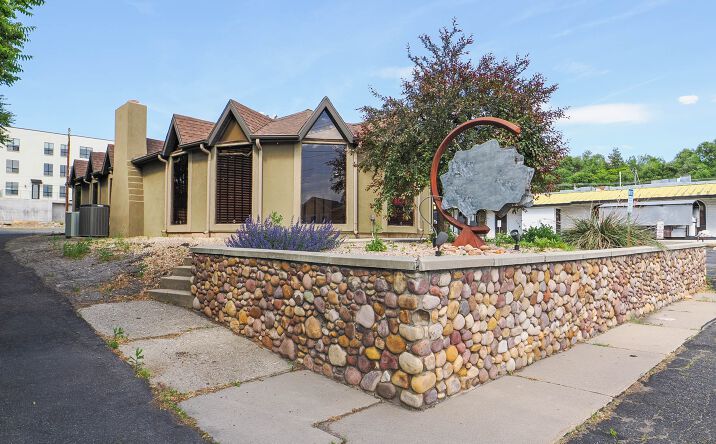 Pictures of Retail property located at 1565 E 3900 S, Millcreek, UT 84124 for sales - image #1