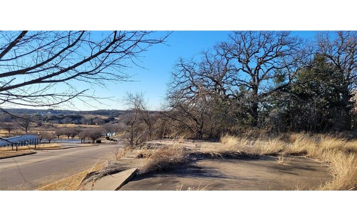 Pictures of Land property located at 397 Clubhouse Dr, Burleson, TX 76058 for sales - image #1