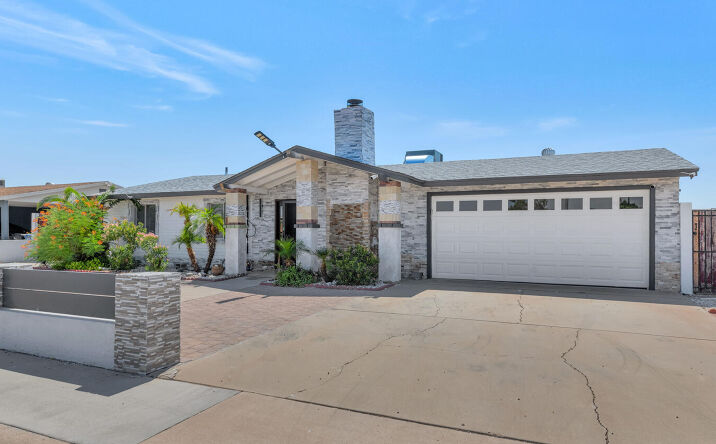 Pictures of Multifamily property located at 3829 W Thunderbird Rd, Phoenix, AZ 85053 for sales - image #1
