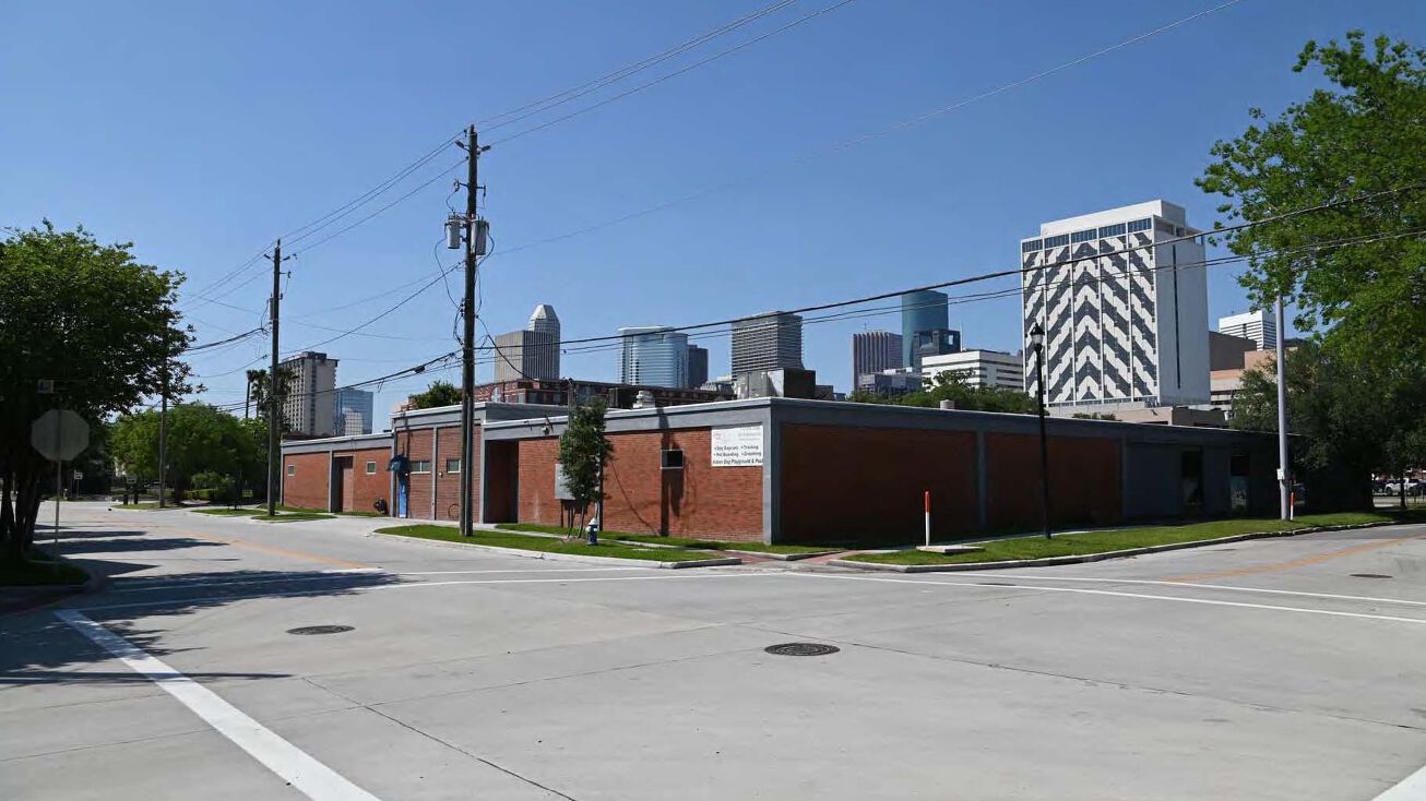 Pictures of Industrial property located at 1618 Webster St, Houston, TX 77003 for sales - image #1