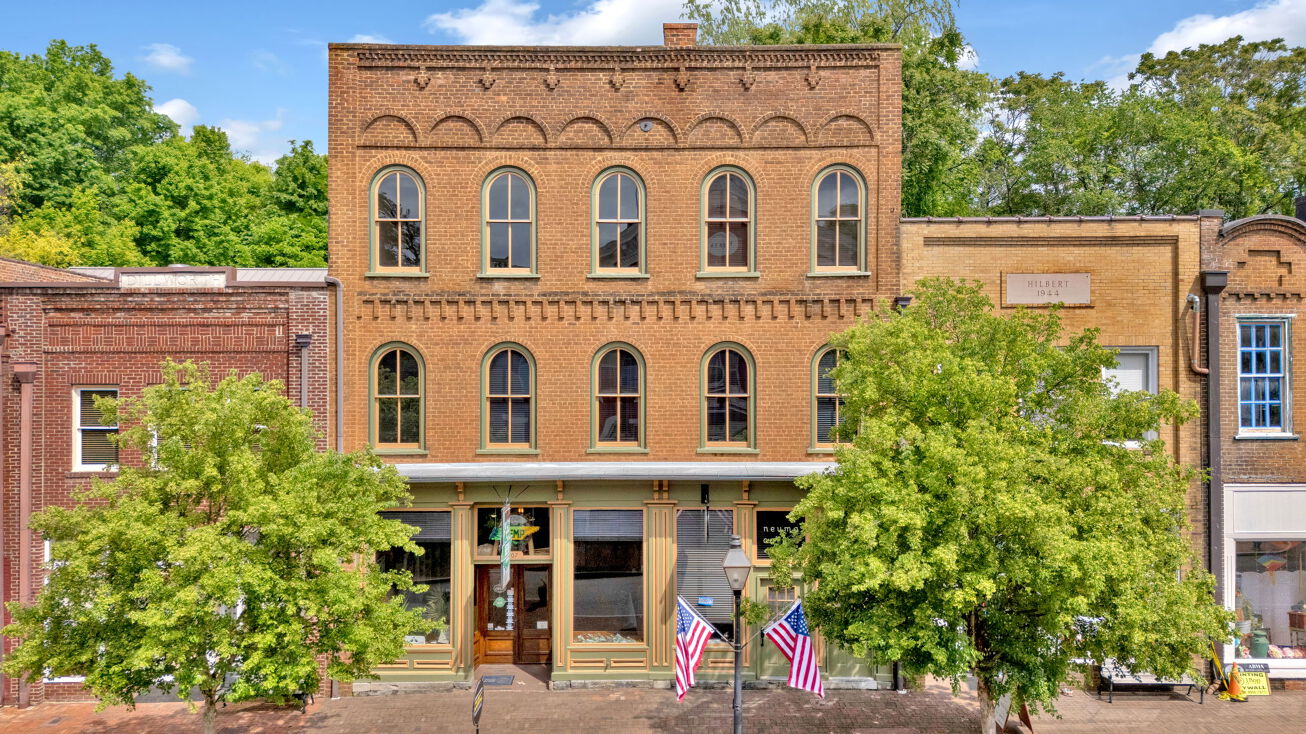 107 E Main St, Jonesborough, TN 37659