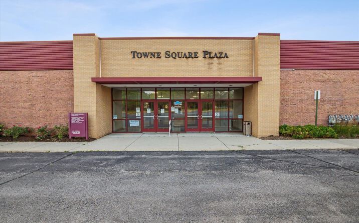 Pictures of Retail property located at 35425 W Michigan Ave, Wayne, MI 48184 for sales - image #1