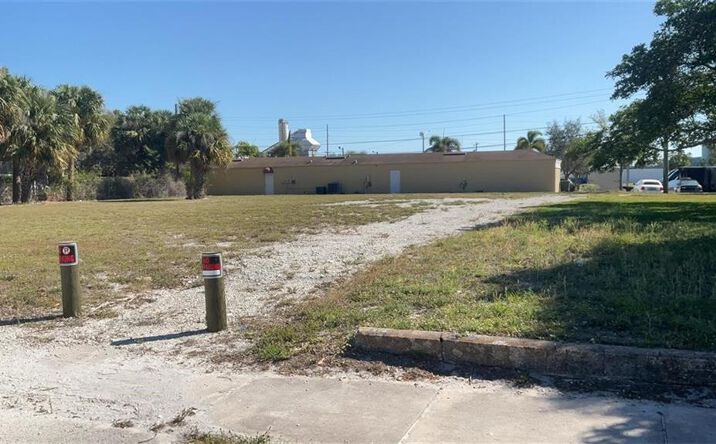 Pictures of Land, Mixed Use, Multifamily, Office property located at 534 S 5th Street, Fort Pierce, FL 34950 for sales - image #1