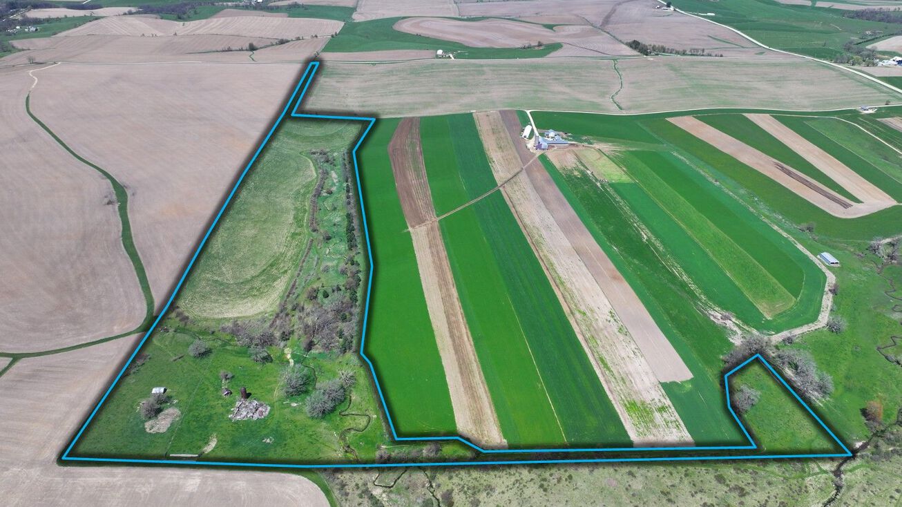 225 Wildcat Rd, Platteville, WI 53818