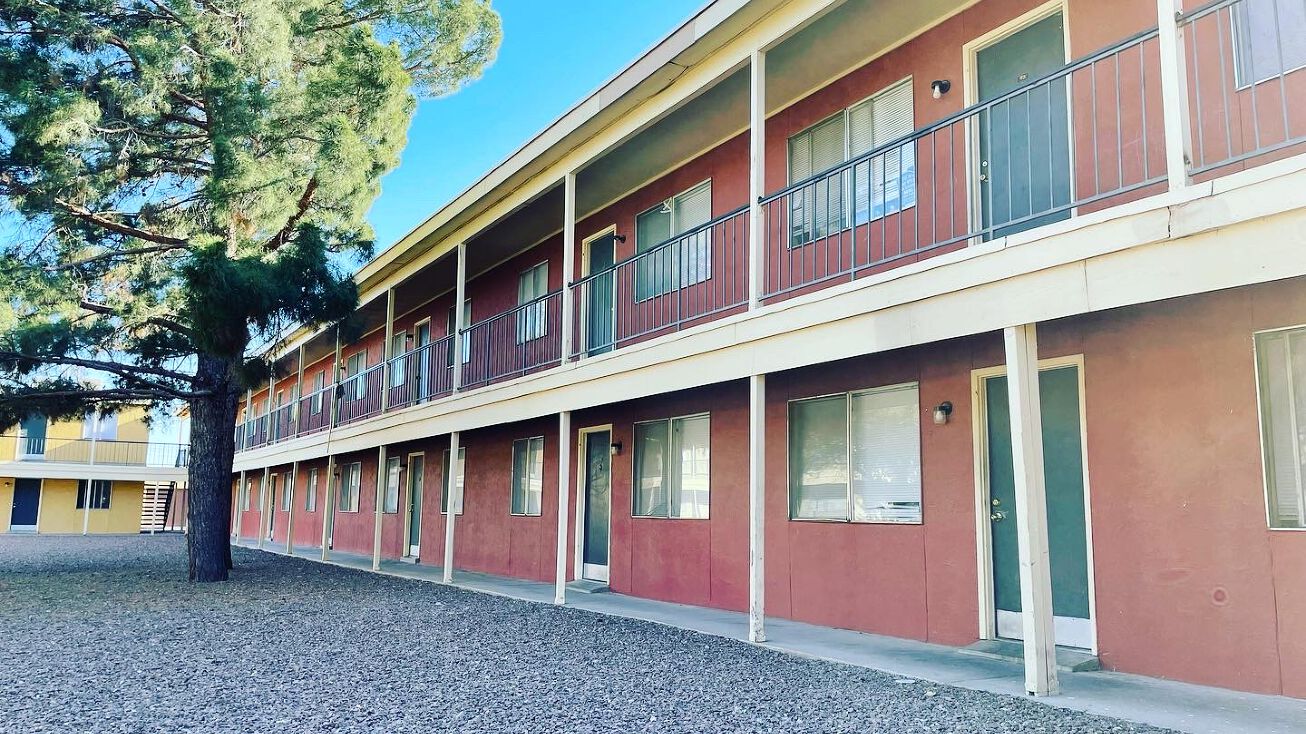 525 N Carolina Dr, El Paso, TX 79915