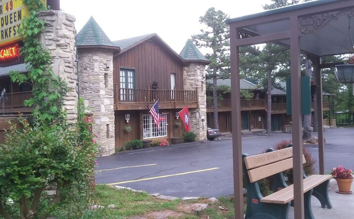 Pictures of Hospitality property located at 4112 E Van Buren, Eureka Springs, AR 72632 for sales - image #1