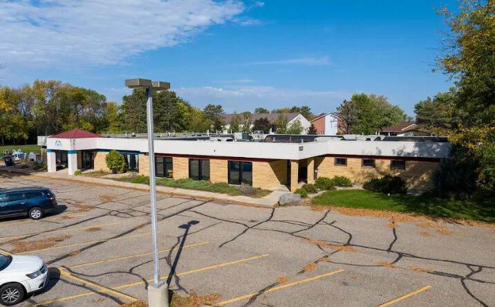 Pictures of Office property located at 622 Sunrise Dr, Saint Peter, MN 56082 for sales - image #1