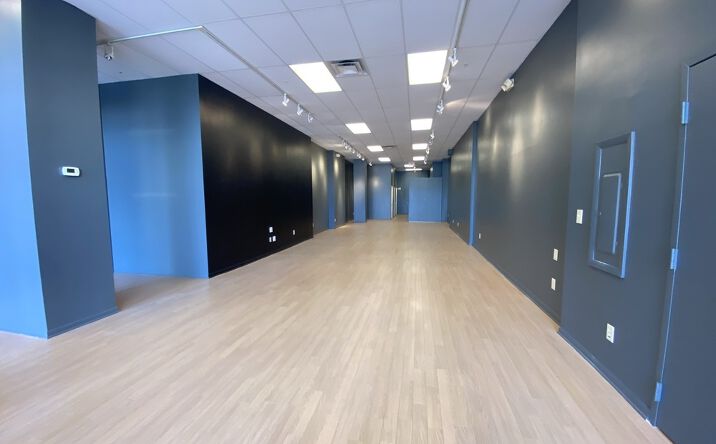 Pictures of Retail property located at 147 N High St, Columbus, OH 43215 for sales - image #1