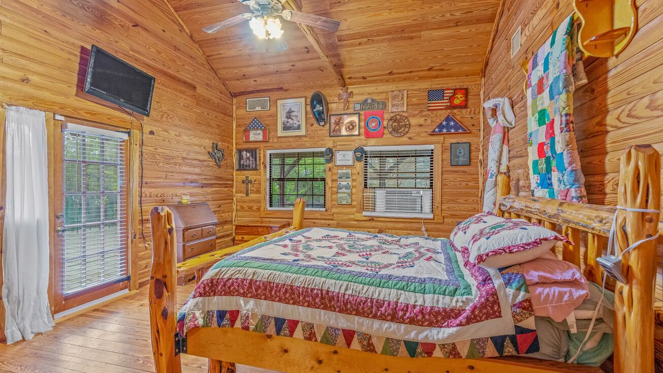 356 Seco Pass Rd, Tarpley, TX 78883