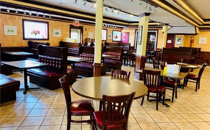 Pictures of Retail property located at 146 Gansett Avenue, Cranston, RI 02910 for sales - image #1