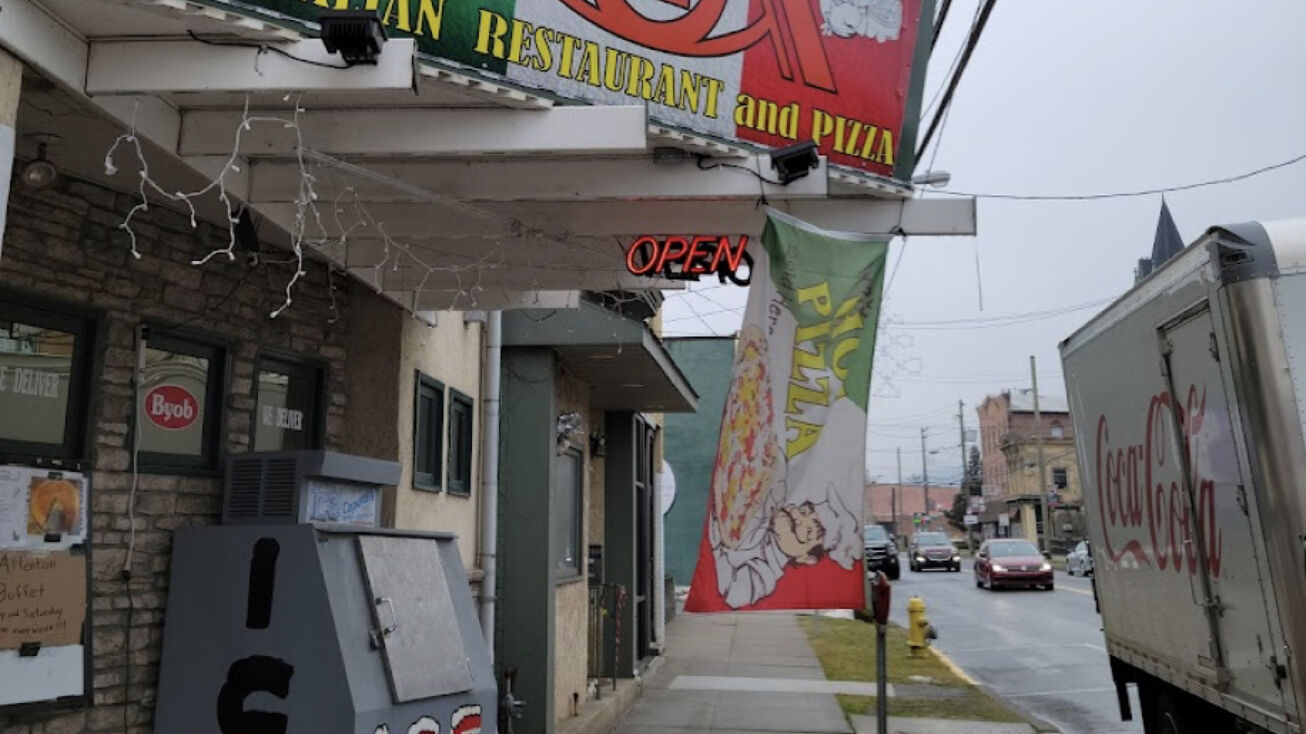 52 E Main St, Plymouth, PA 18651