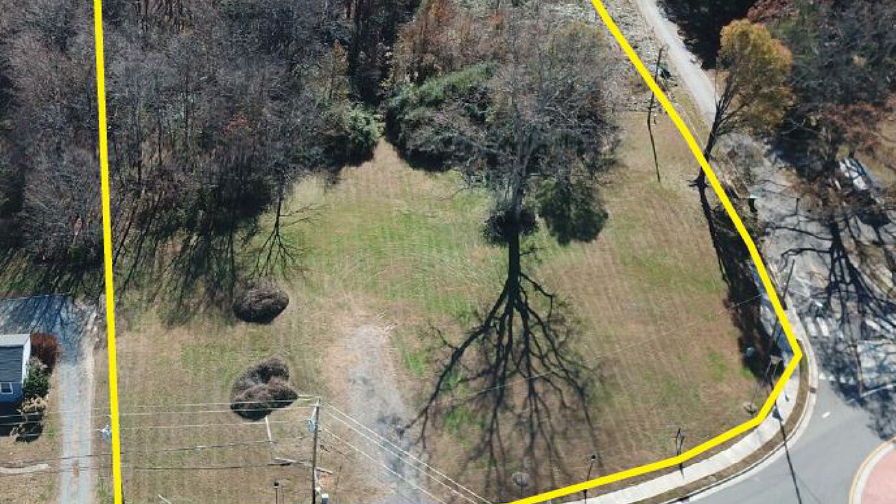 6724 Shallowford Rd, Lewisville, NC 27023