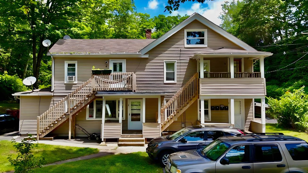 224 Prospect St, Naugatuck, CT 06770