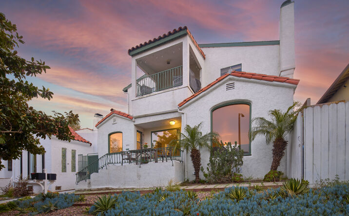 Pictures of Multifamily property located at 205 5th Ave, Los Angeles, CA 90291 for comps - image #1
