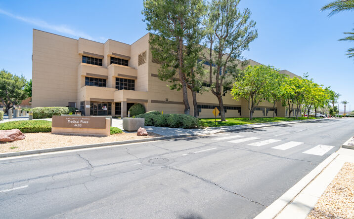 Pictures of Office property located at 44215 15th St W, Lancaster, CA 93534 for sales - image #1
