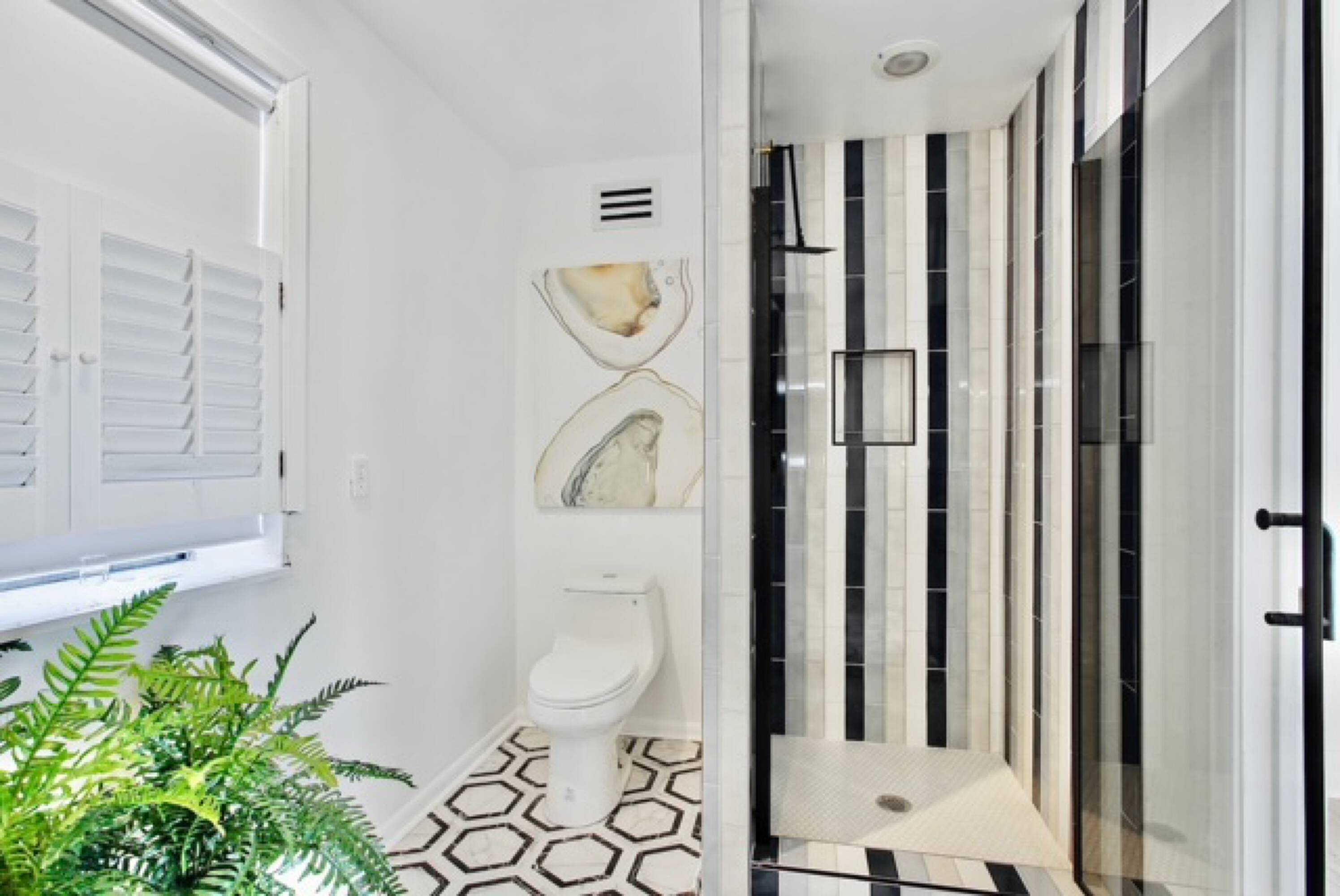 2604 CHARTRES ST New Orleans LA 70117-7375 APN: 39W100106 | Crexi.com