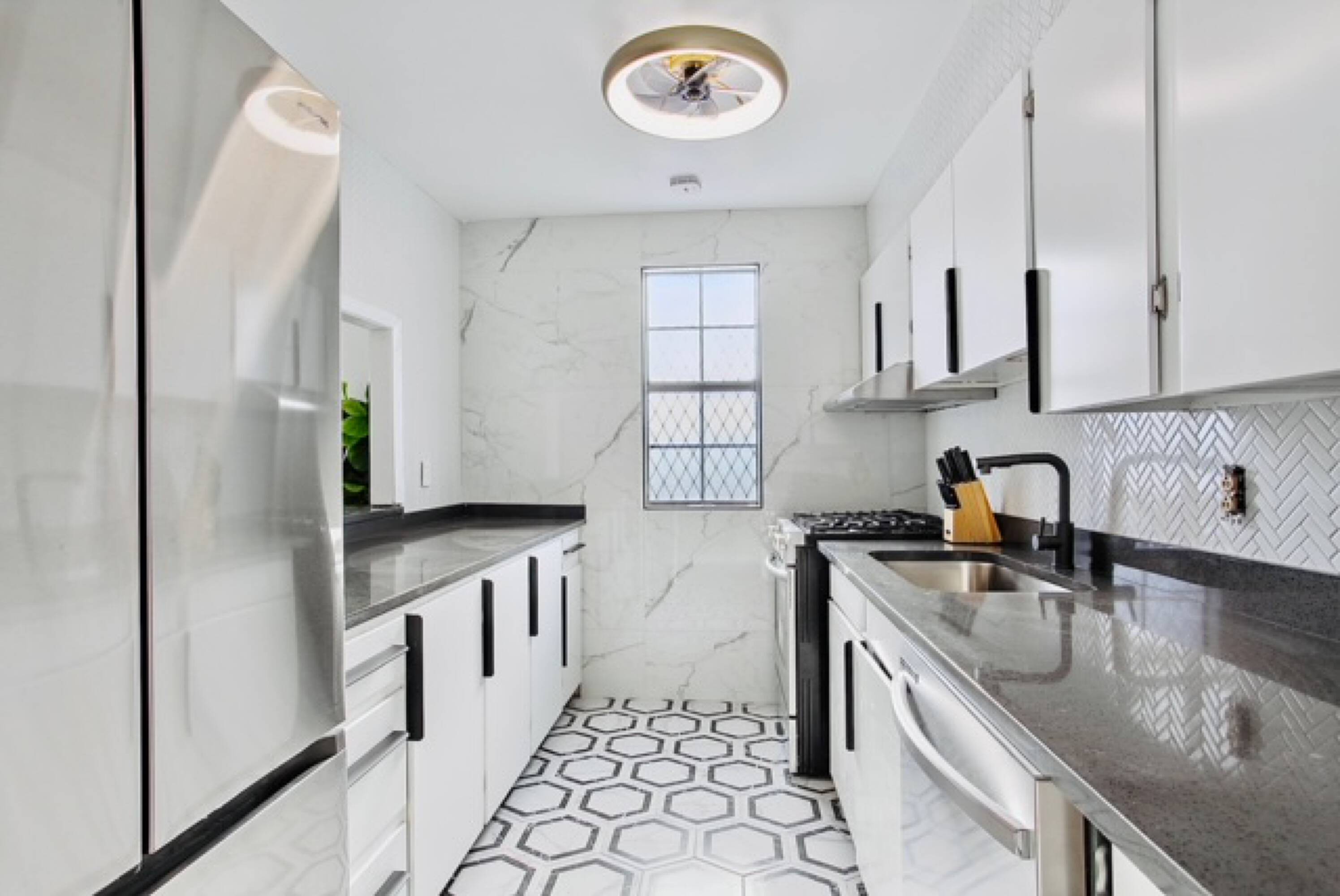 2604 CHARTRES ST New Orleans LA 70117-7375 APN: 39W100106 | Crexi.com