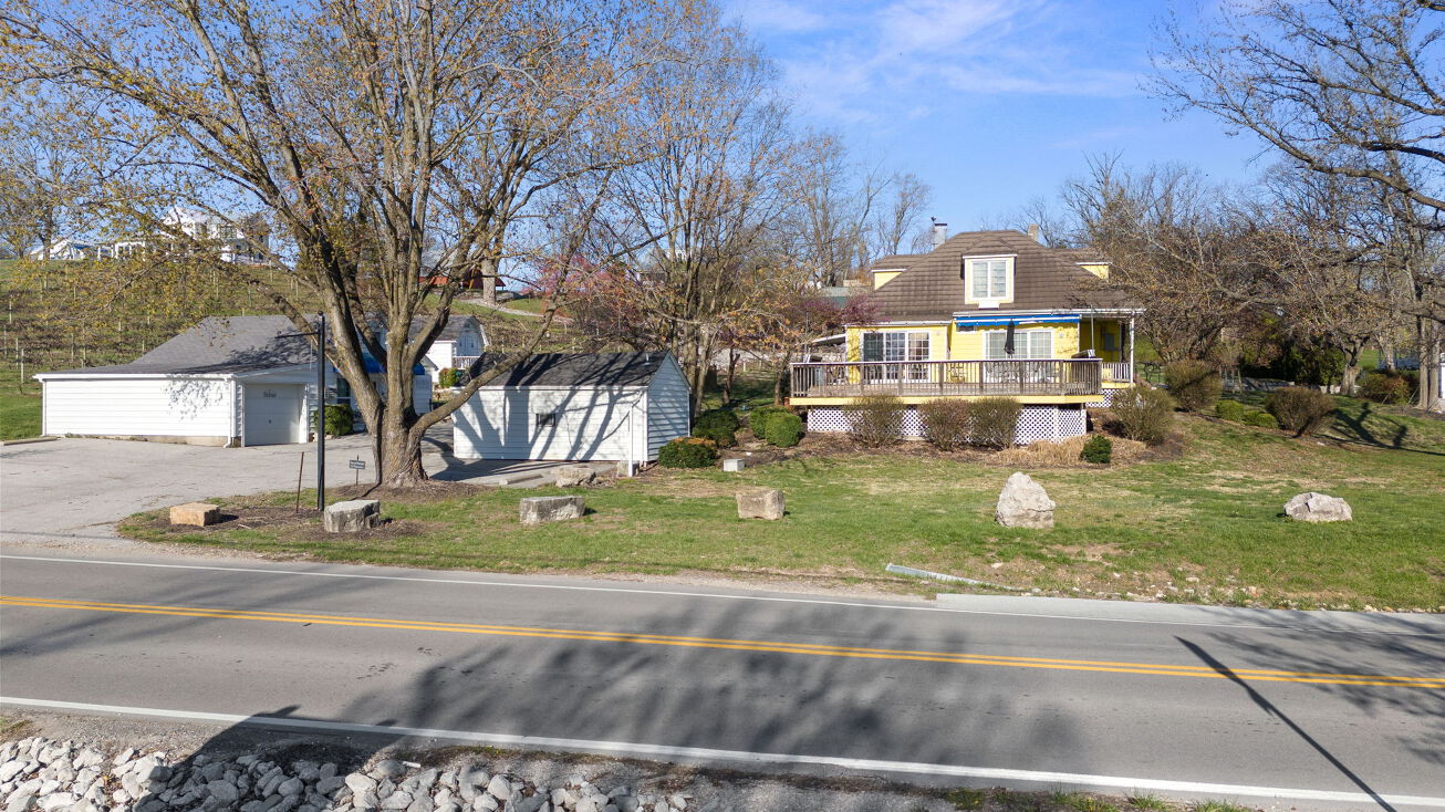 112 Defiance Rd, Defiance, MO 63341