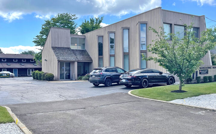 Pictures of Office property located at 71 Baker Blvd, Fairlawn, OH 44333 for sales - image #1