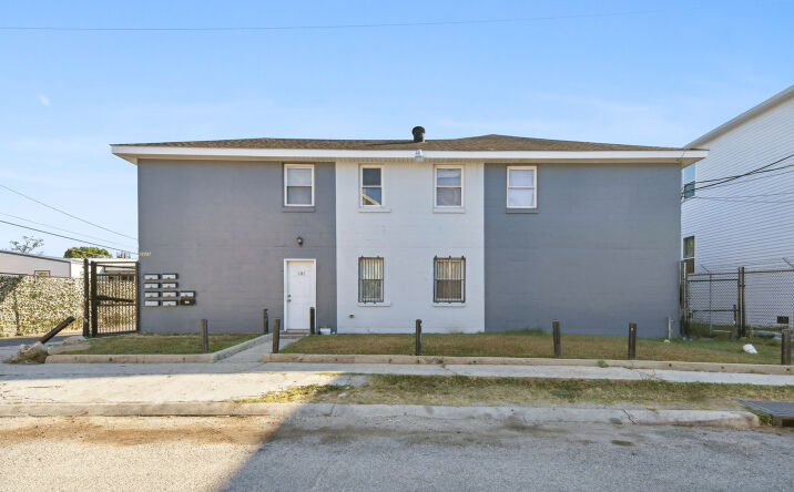 image of property at 2825 AMELIA ST New Orleans LA 70115-6800