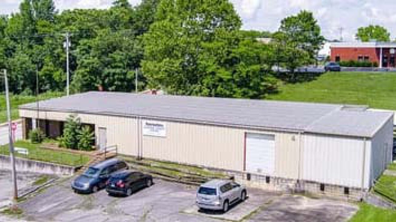 Pictures of Industrial property located at 107 Oak St, Livingston, TN 38570 for sales - image #1