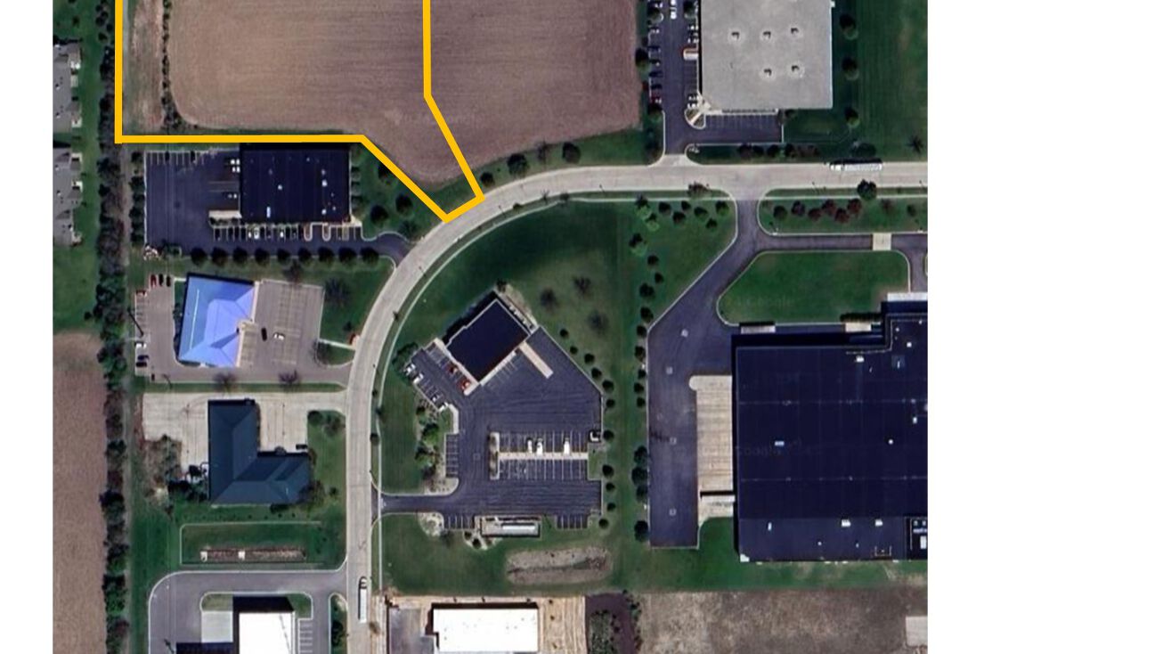 Pictures of Land property located at Lot 13 Thornwood Drive, Sycamore, IL 60178 for sales - image #1
