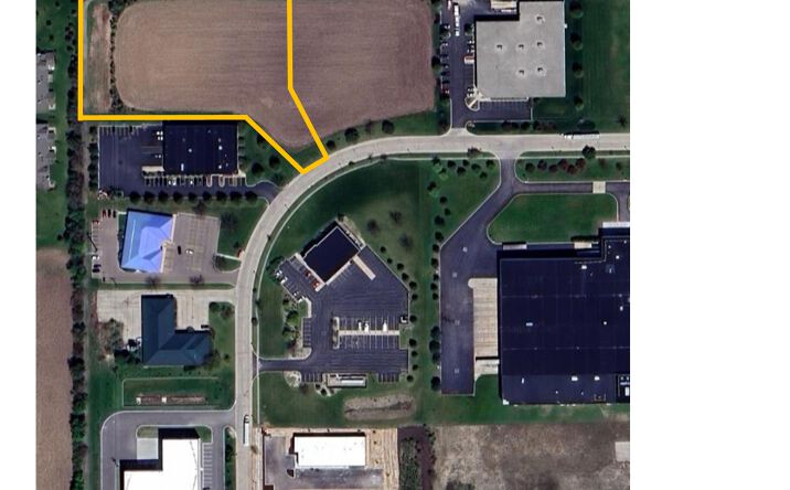 Pictures of Land property located at Lot 13 Thornwood Drive, Sycamore, IL 60178 for sales - image #1