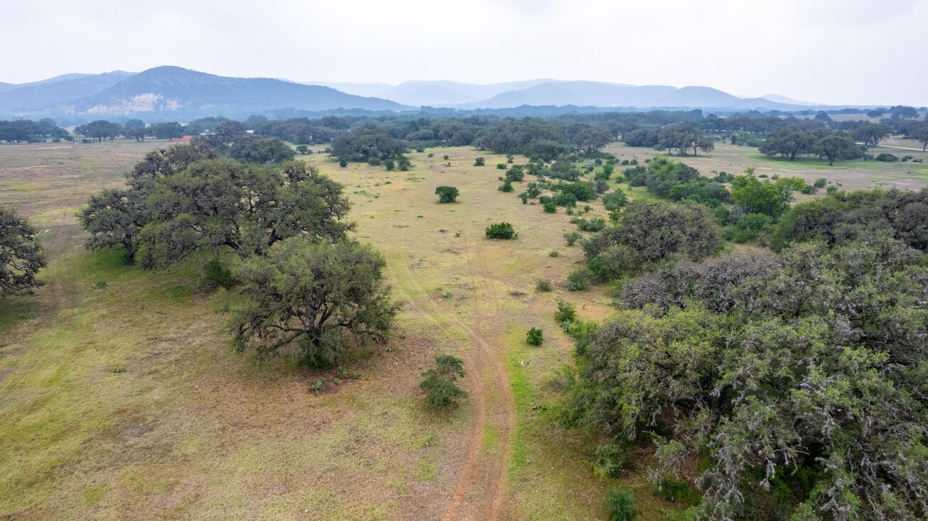 775 Powers Ranch Rd, Leakey, TX 78873