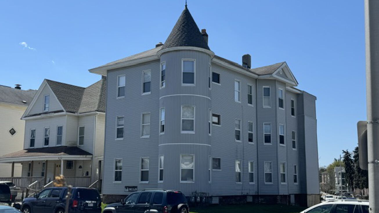 41 King St, Worcester, MA 01610