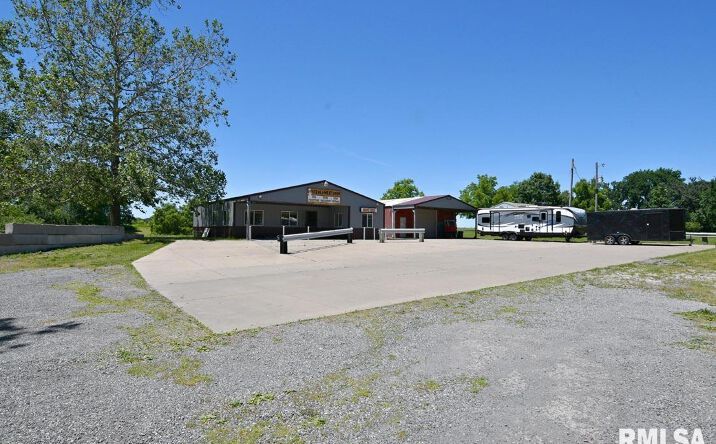 3881 FEDERAL HWY 61 Highway, Blue Grass, IA 52726 | Crexi.com