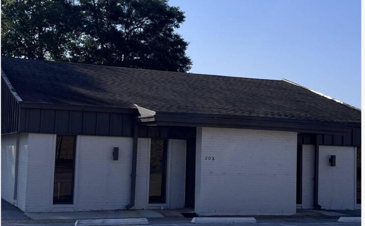 Pictures of Office property located at 208 N Bonham Ave, Cleveland, TX 77327 for sales - image #1