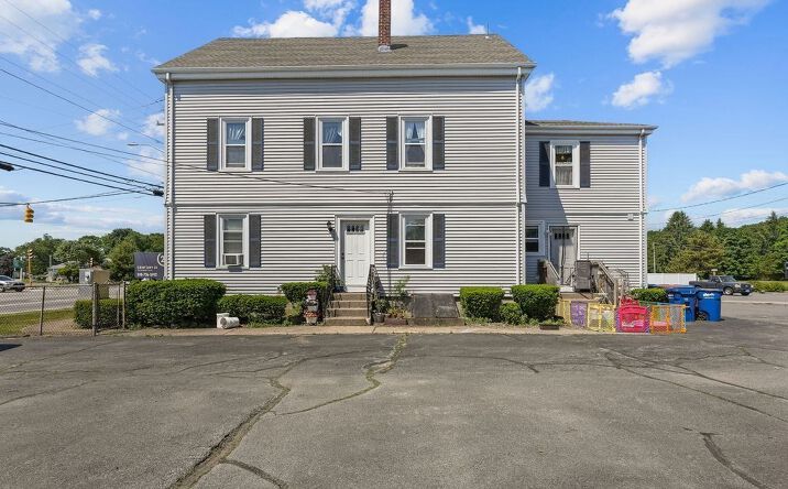 Pictures of Multifamily property located at 442 Taunton Ave, Seekonk, MA 02771 for sales - image #1