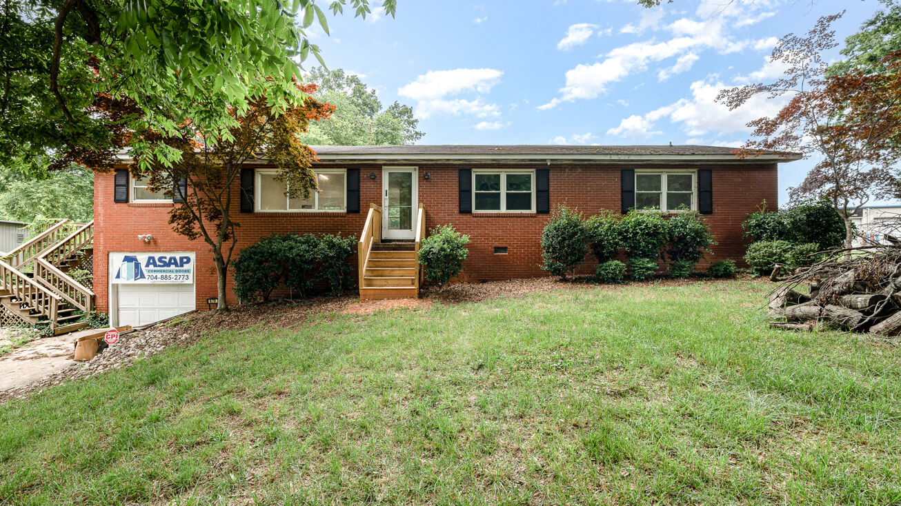 679 Oakridge Farm Hwy, Mooresville, NC 28115