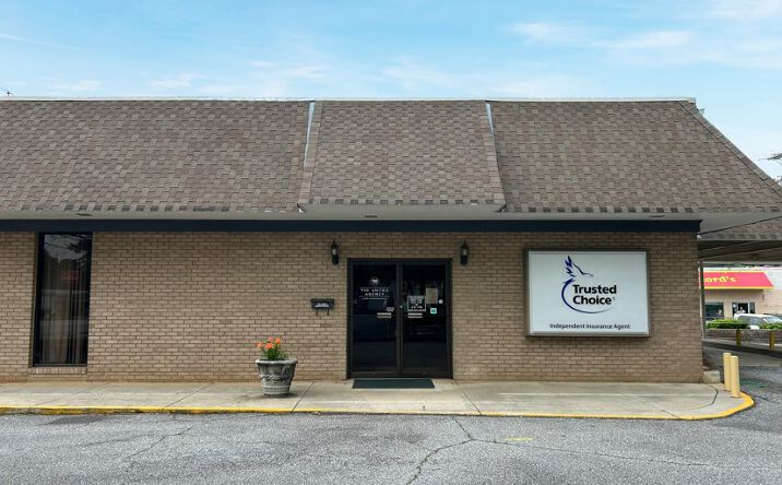 Pictures of Office property located at 210 Hillcrest Dr, Laurens, SC 29360 for sales - image #1