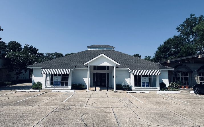 Pictures of Hospitality, Mixed Use, Office, Retail property located at 7276 Highland Rd, Baton Rouge, LA 70808 for sales - image #1