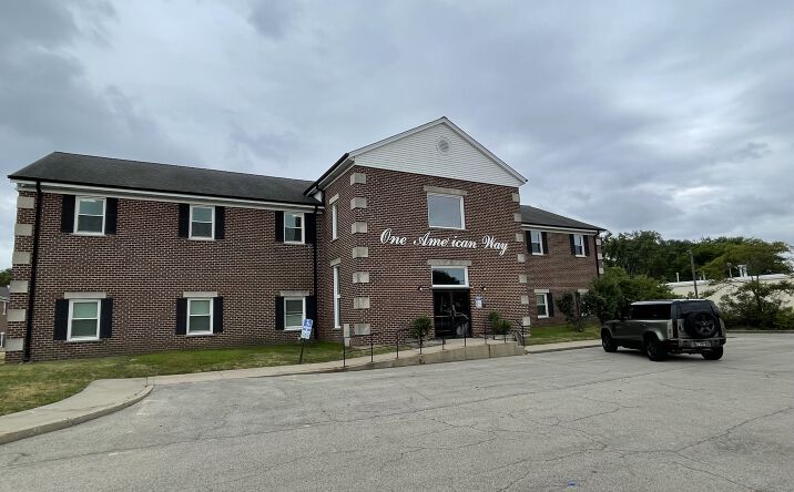 Pictures of Office property located at 1 American Way, Elgin, IL 60120 for sales - image #1