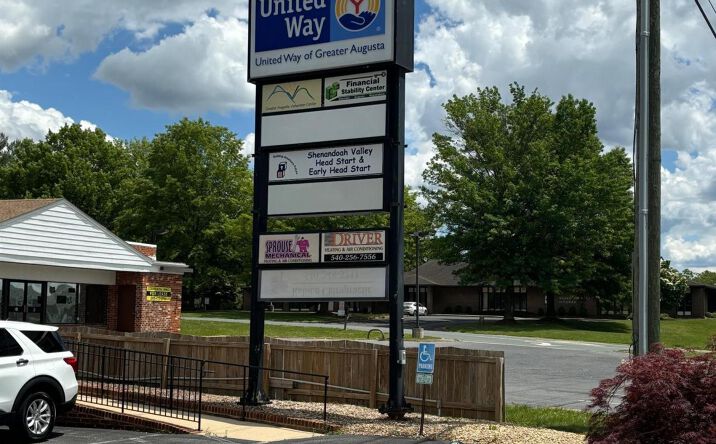 Pictures of Office property located at 24 Idlewood Blvd, Staunton, VA 24401 for sales - image #1