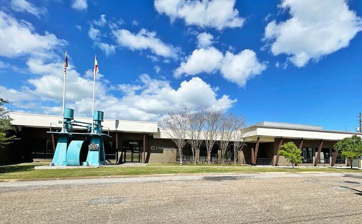 Pictures of Industrial property located at 2502 Commercial Park Dr, Mobile, AL 36606 for sales - image #1